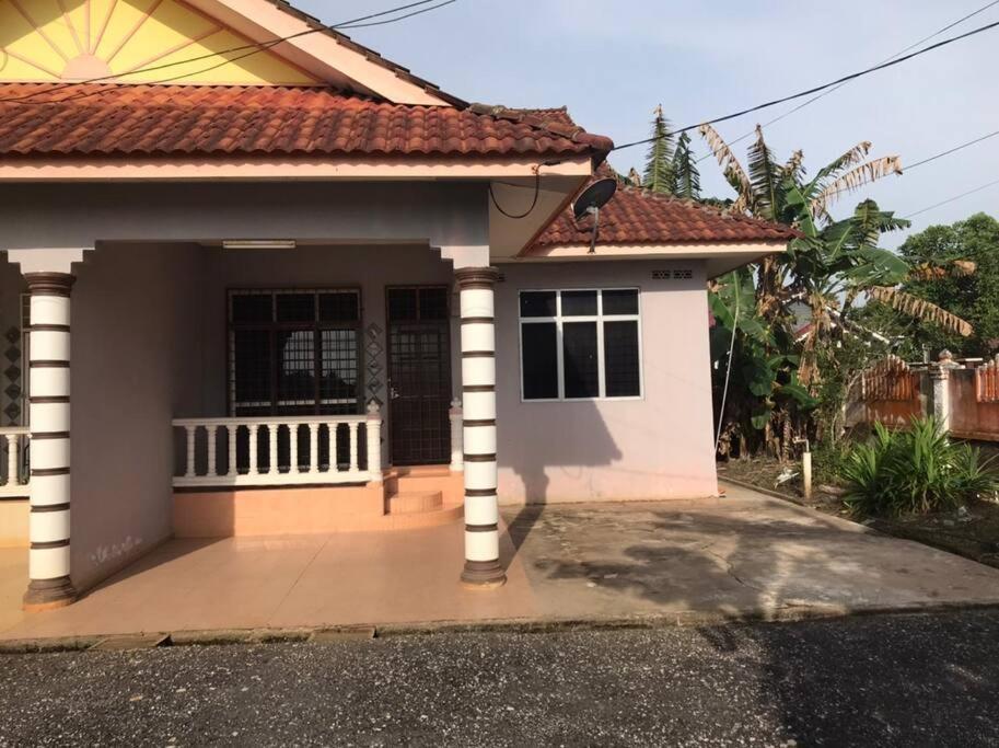 Homestay Che Mat Куала Теренгану Екстериор снимка